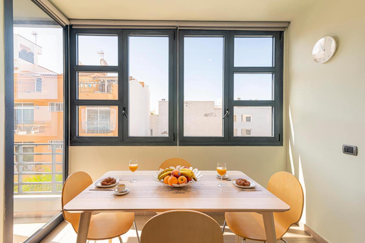 Luxury Holidays Suites, Playa De Los Cristianos Los Cristianos  Exterior foto