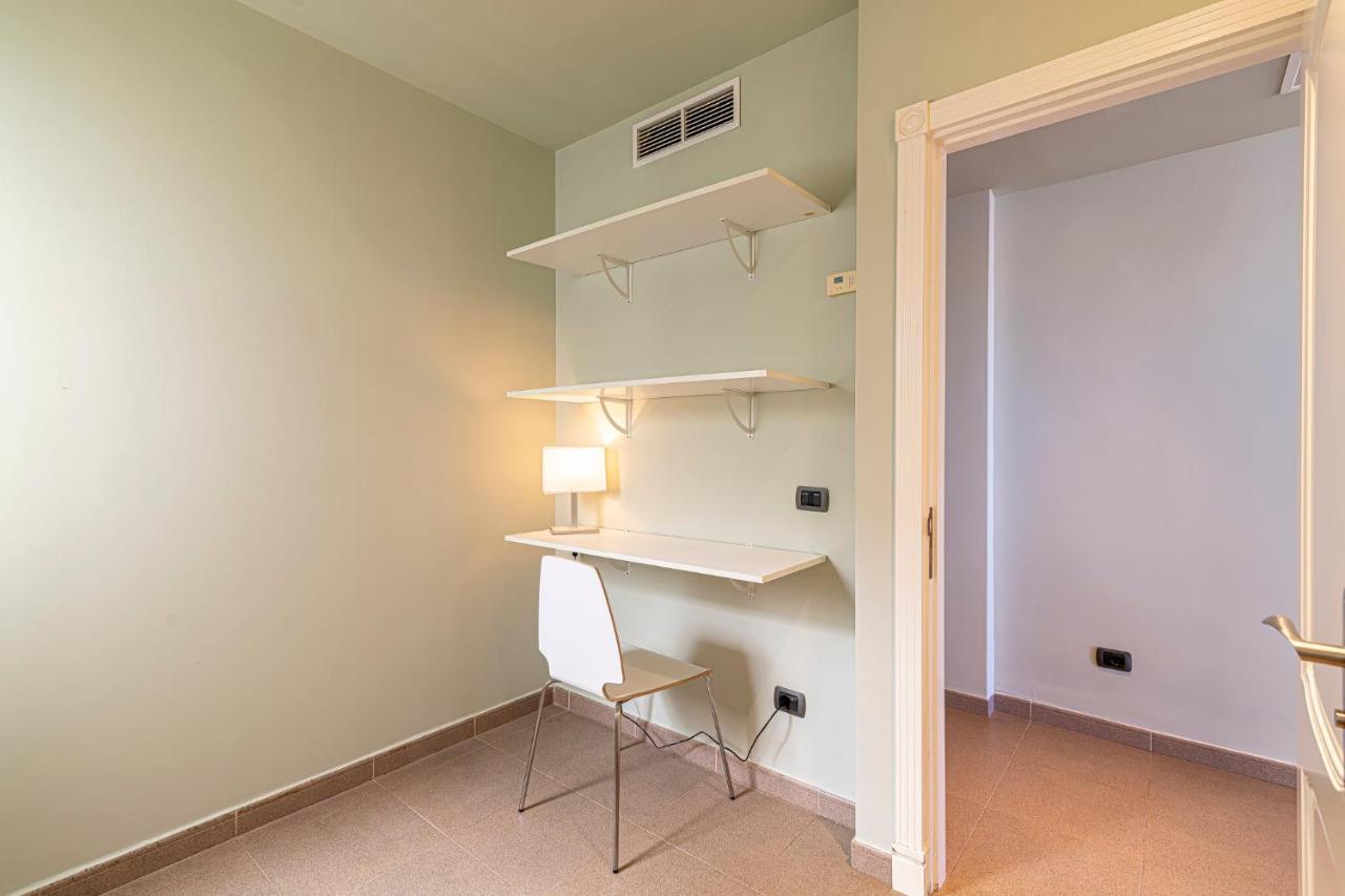 Luxury Holidays Suites, Playa De Los Cristianos Los Cristianos  Exterior foto