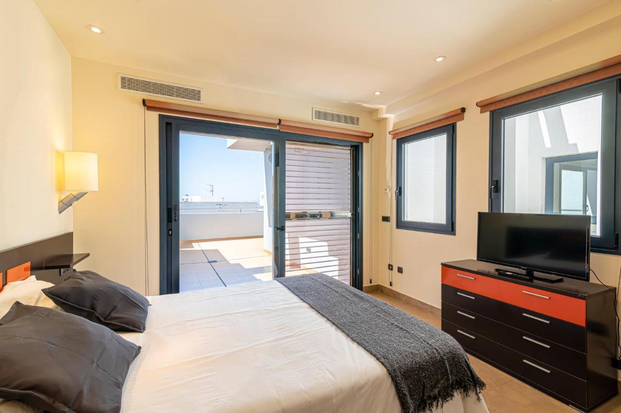 Luxury Holidays Suites, Playa De Los Cristianos Los Cristianos  Exterior foto